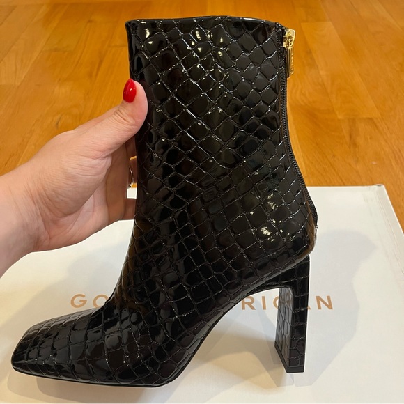 Good American Women’s Crocodile Patent Leather Ankle Booties Black GA244C-X Sz 7 - Picture 3 of 13